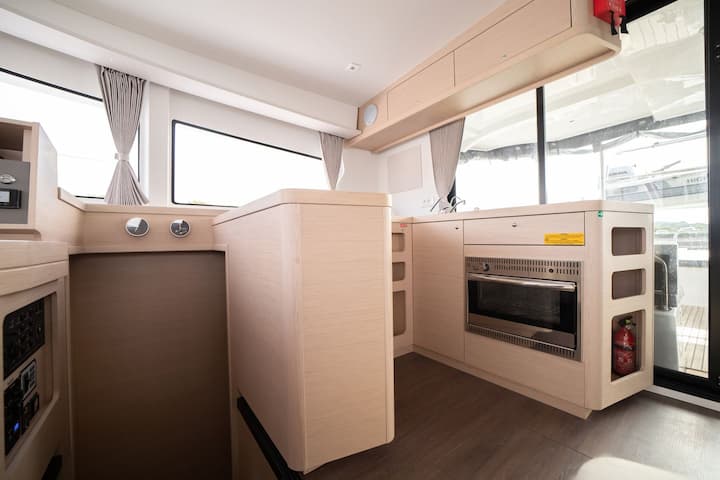  Catamarán Lagoon  42 (2023) para Charter - Olbia | #17274 - 5