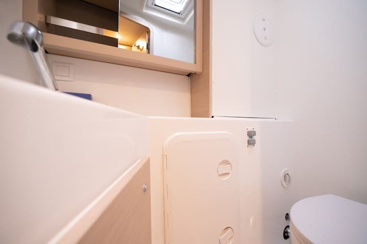  Catamarán Lagoon  42 (2023) para Charter - Olbia | #17274 - 9