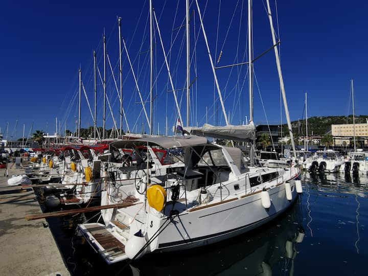 Beneteau Oceanis 38.1 Kiralık Yelkenli (2018) - Split | #17276 - 5