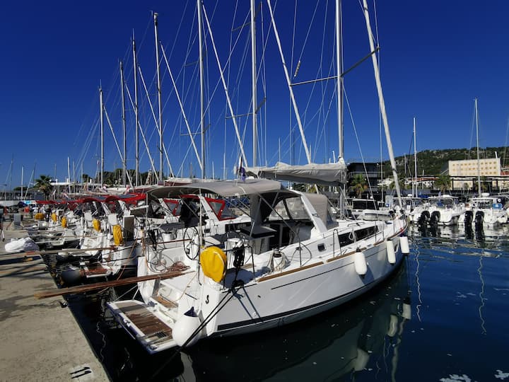 Beneteau Oceanis 38.1 Kiralık Yelkenli (2018) - Split | #17276 - 6