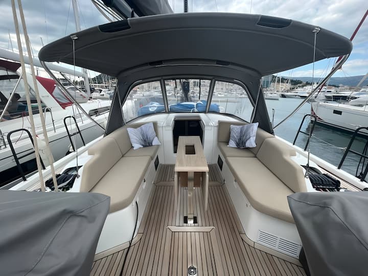 Voilier Beneteau First 44 (2023) pour Charter - Split | #17428 - 4