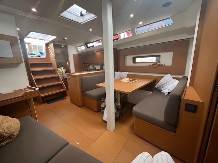 Voilier Beneteau First 44 (2023) pour Charter - Split | #17428 - 10