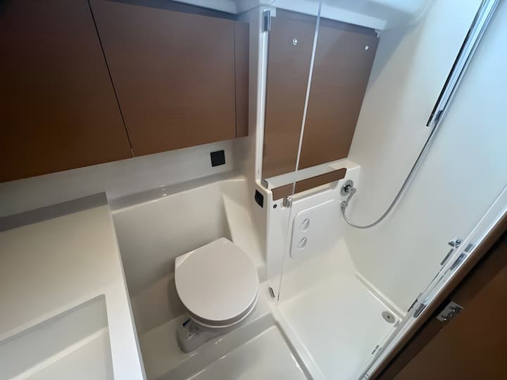 Voilier Beneteau First 44 (2023) pour Charter - Split | #17428 - 15