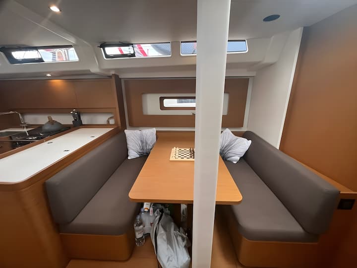 Voilier Beneteau First 44 (2023) pour Charter - Split | #17428 - 8
