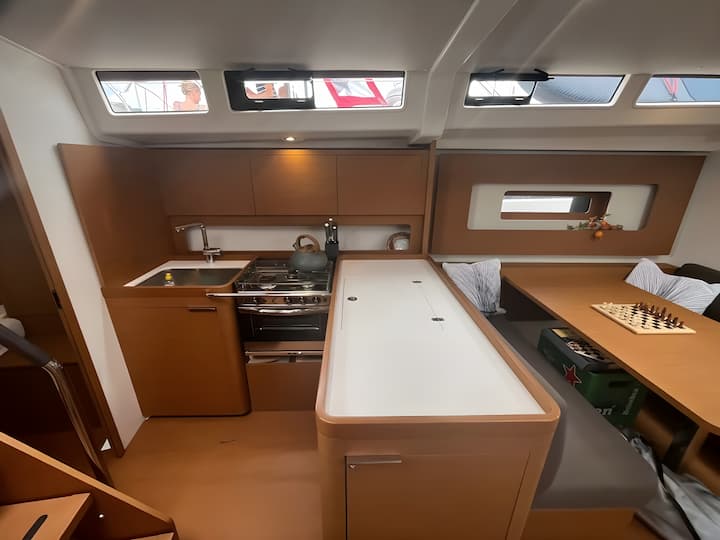 Voilier Beneteau First 44 (2023) pour Charter - Split | #17428 - 9