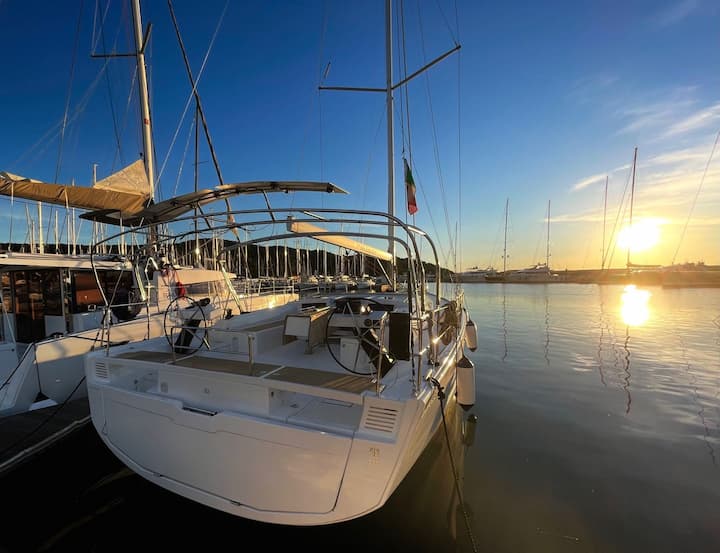 Sailboat Dufour 530 (2021) for Charter - Puntone | #17487 - 6