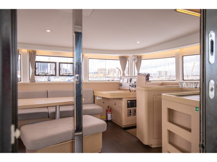 Katamaran Lagoon  42 (2021) für Charter - Salerno | #17572 - 2