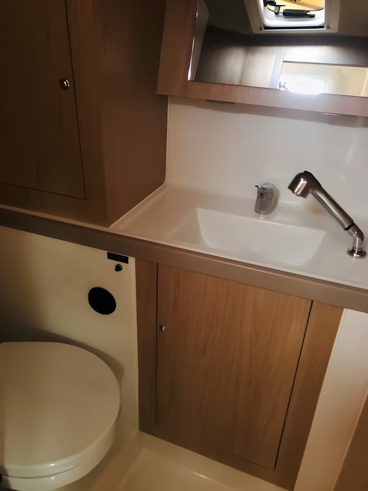 Voilier Beneteau Oceanis 40.1 (2021) pour Charter - Split | #17658 - 15