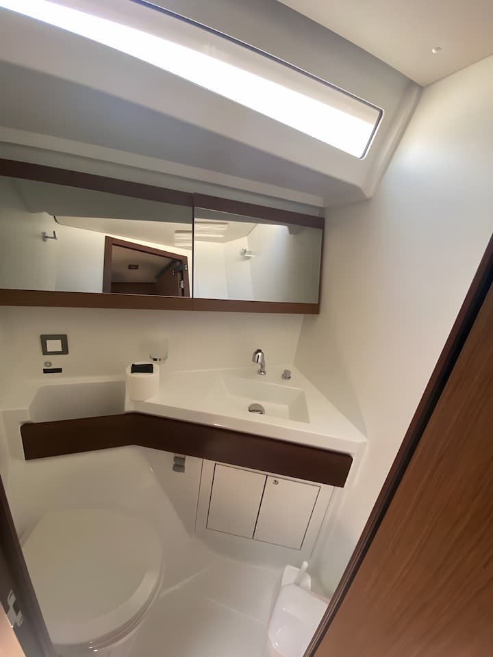 Voilier Beneteau Oceanis 46.1 (2022) pour Charter - Volos | #17660 - 12