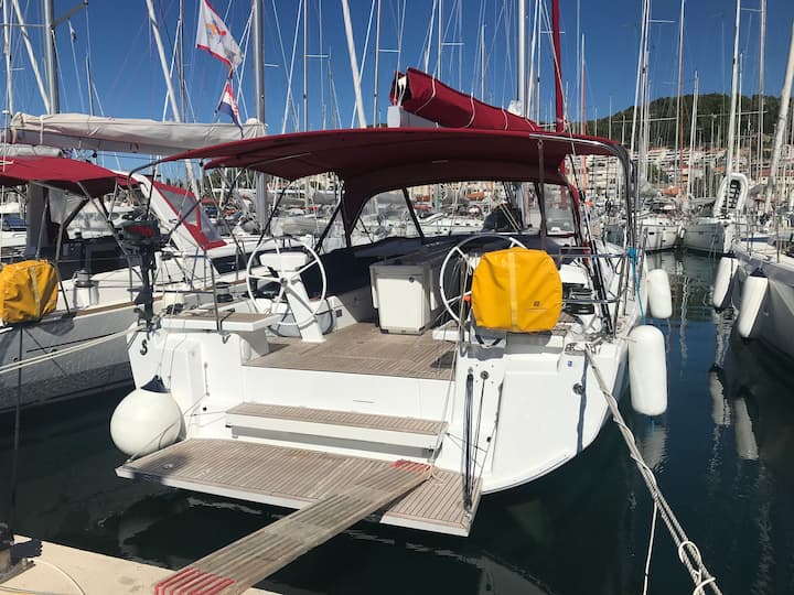 Voilier Beneteau Oceanis 46.1 (2020) pour Charter - Split | #17678 - 3