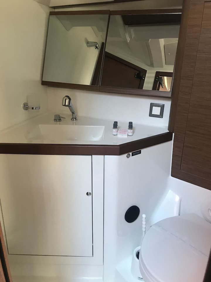 Voilier Beneteau Oceanis 46.1 (2020) pour Charter - Split | #17678 - 13