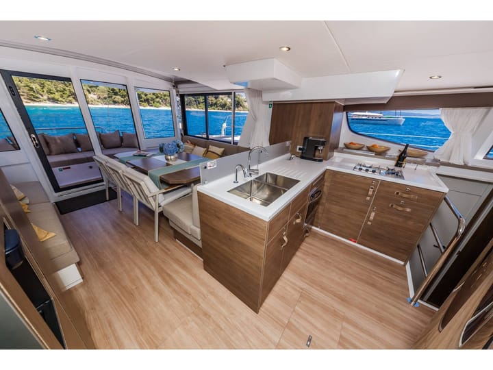 Atene 14.28 m Per noleggio Catamarano - #17739 - 2