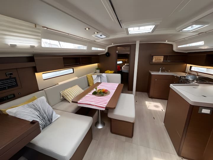 Voilier Beneteau Oceanis 40.1 (2023) pour Charter - Split | #17782 - 7