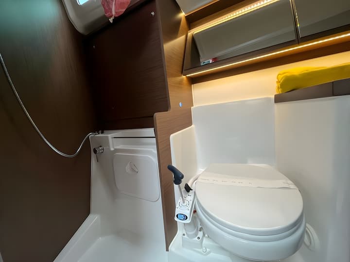 Voilier Beneteau Oceanis 40.1 (2023) pour Charter - Split | #17782 - 18