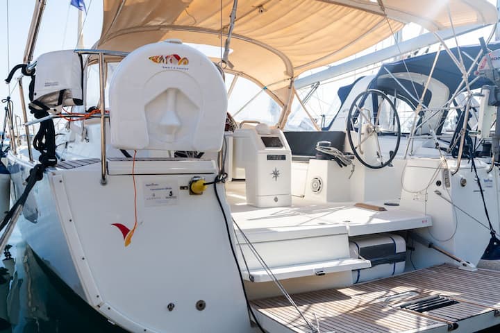 Sailboat Jeanneau Sun Odyssey 440 (2020) for Charter - Furnari | #17818 - 9
