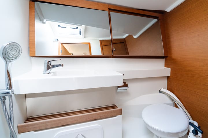 Sailboat Jeanneau Sun Odyssey 440 (2020) for Charter - Furnari | #17818 - 15