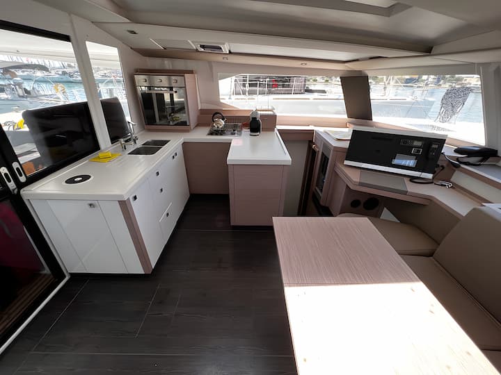 Catamaran Fountaine Pajot Astrea 42 (2022) pour Charter - Sukošan | #17820 - 7
