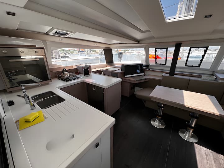 Catamaran Fountaine Pajot Astrea 42 (2022) pour Charter - Sukošan | #17820 - 6
