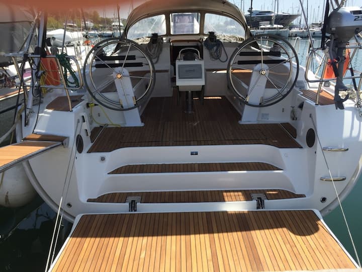 Skiathos 15.6 m Voor Charter Zeilboot - #18009 - 1