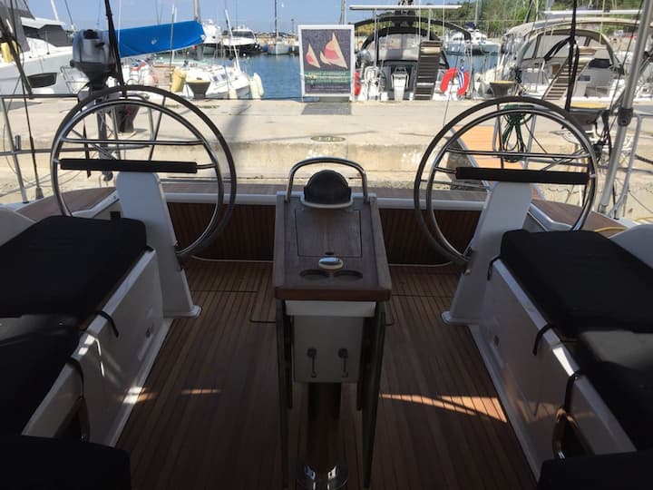 Skiathos 15.6 m Voor Charter Zeilboot - #18009 - 5