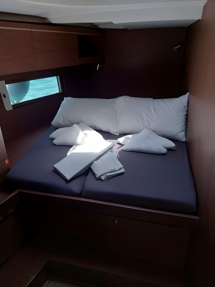  Barca a vela Beneteau Oceanis 51.1 (2023) per Noleggio, overcloccabile Gouvia | #18017 - 24