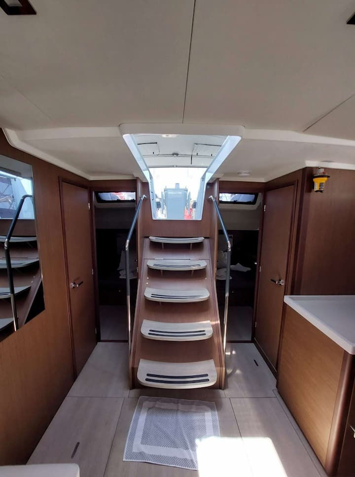  Barca a vela Beneteau Oceanis 51.1 (2023) per Noleggio, overcloccabile Gouvia | #18017 - 7