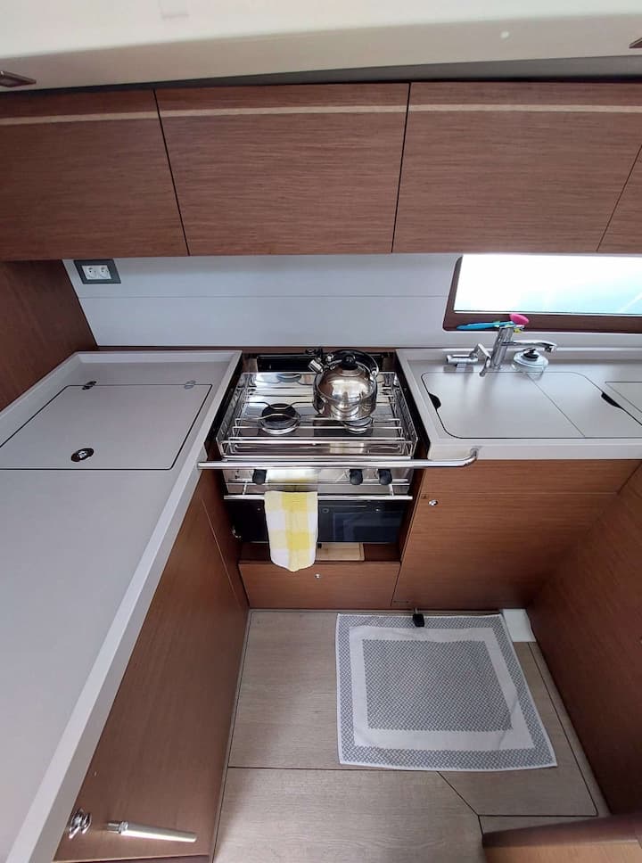  Barca a vela Beneteau Oceanis 51.1 (2023) per Noleggio, overcloccabile Gouvia | #18017 - 12