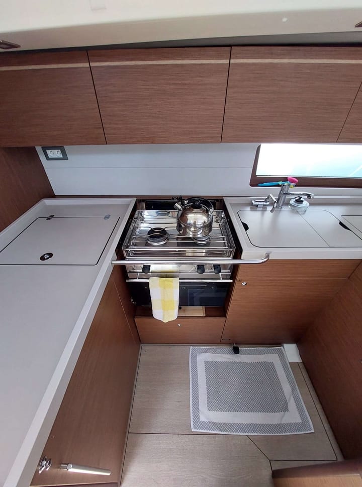  Barca a vela Beneteau Oceanis 51.1 (2023) per Noleggio, overcloccabile Gouvia | #18017 - 11