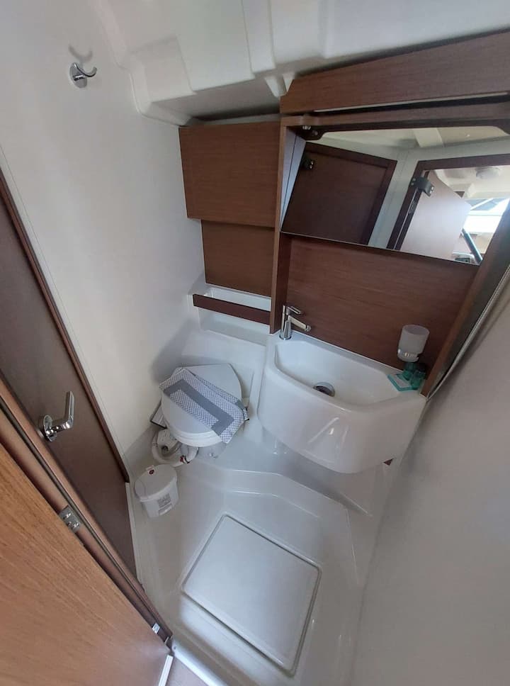  Barca a vela Beneteau Oceanis 51.1 (2023) per Noleggio, overcloccabile Gouvia | #18017 - 28