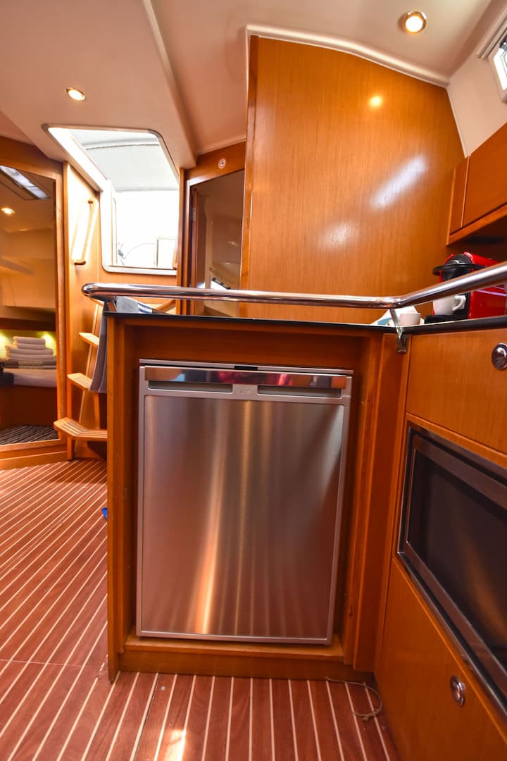 Sailboat Bavaria  45 Cruiser (2011) for Charter - Volos | #18069 - 13