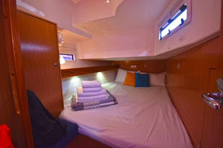 Sailboat Bavaria  45 Cruiser (2011) for Charter - Volos | #18069 - 9