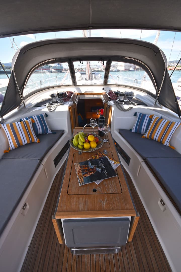 Sailboat Bavaria  45 Cruiser (2011) for Charter - Volos | #18069 - 21