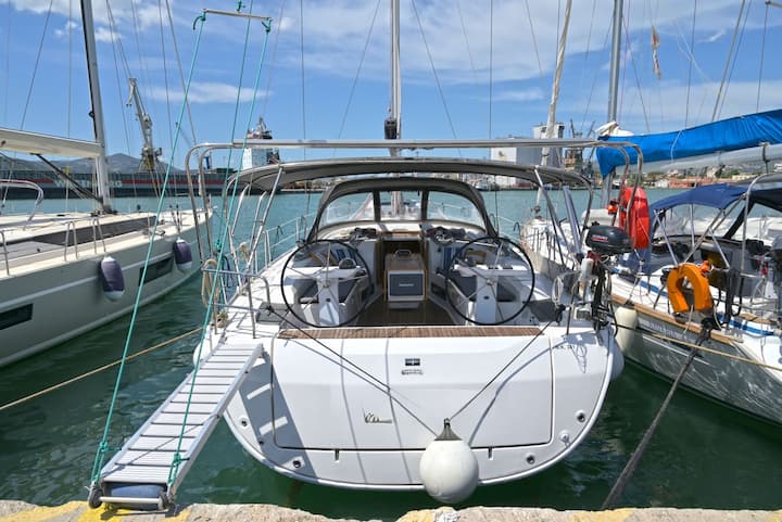 Sailboat Bavaria  45 Cruiser (2011) for Charter - Volos | #18069 - 4
