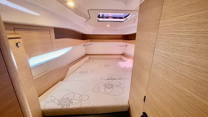  Velero Elan E6 Performance (2023) para Charter - Pirovac | #18169 - 25