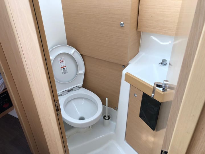 Beneteau Oceanis 38.1 Kiralık Yelkenli (2020) - La Spezia | #18198 - 14