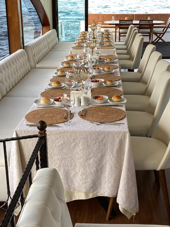 Fait sur mesure Yacht à moteur (2020) for Charter - Bebek | #18699 - 15