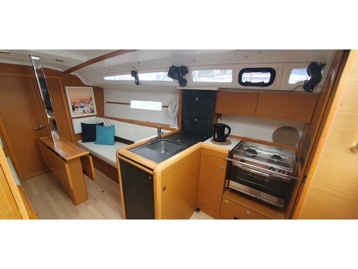 Voilier Jeanneau Sun Odyssey 349 (2016) pour Charter - Tivat | #19045 - 2