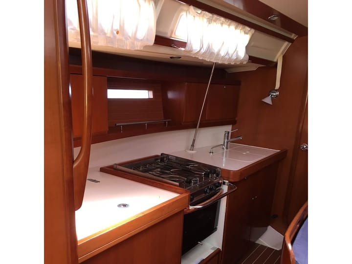  Velero Jeanneau Sun Odyssey 449 (2017) para Charter - Piombino | #1918 - 2