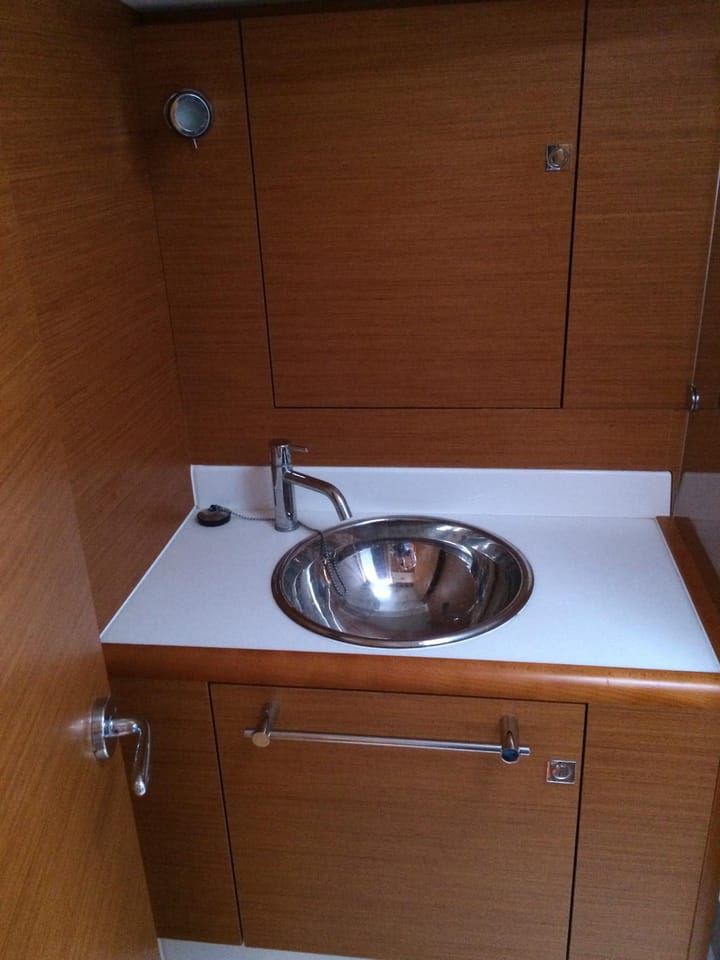  Velero Jeanneau Sun Odyssey 449 (2017) para Charter - Piombino | #1918 - 12