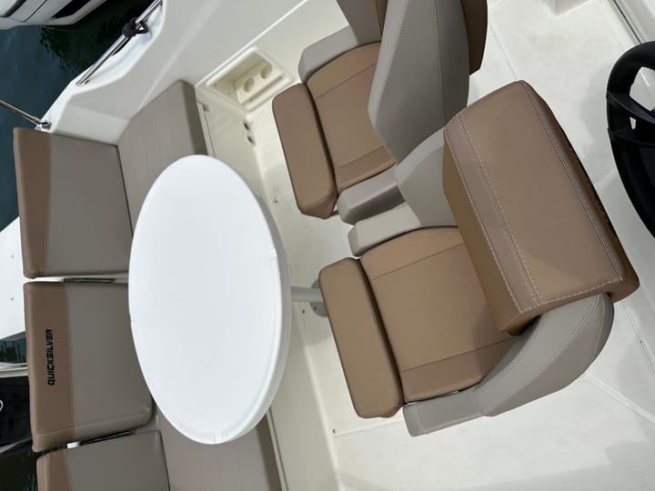  Motoscafo Quicksilver Activ 605 Sundeck (2023) per Noleggio, overcloccabile Rose | #19376 - 5