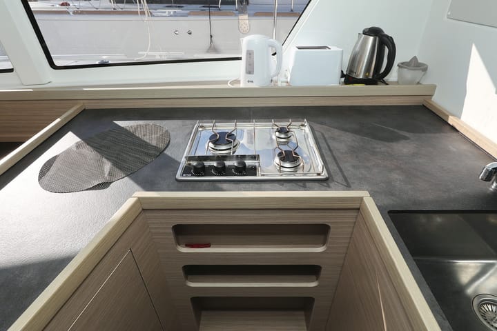  Catamarano Lagoon  42 (2023) per Noleggio, overcloccabile Sukošan | #19388 - 97