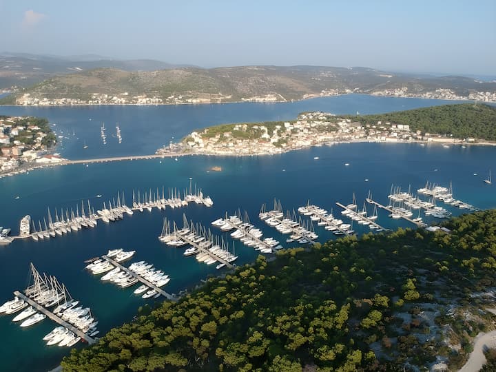 Sailboat Bavaria  Cruiser 50 (2005) for Charter - Rogoznica | #19435 - 17