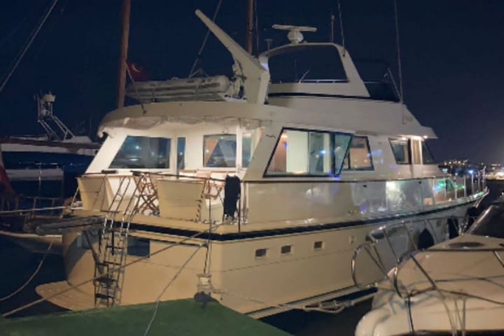  Yate a motor Hatteras 62 (1989) para Charter - İzmir | #19442 - 2