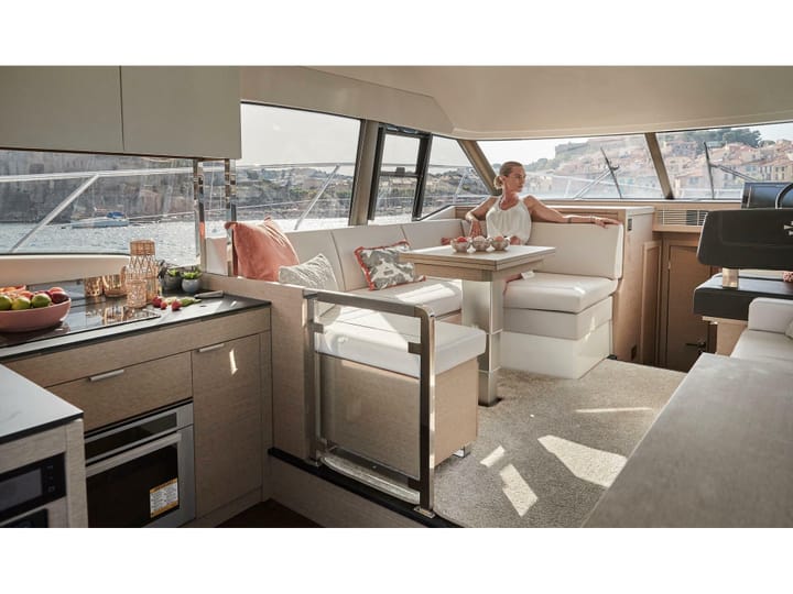 Motorboat Prestige 420 Fly (2023) for Charter - Split | #19479 - 2