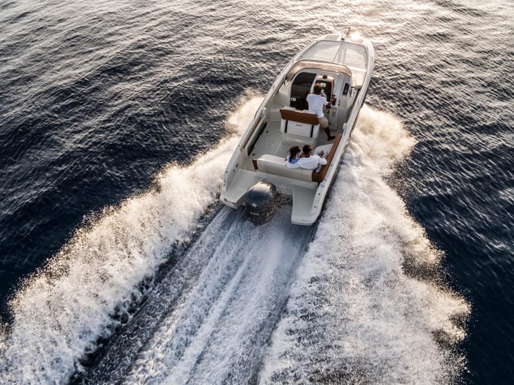 Motorboat Invictus 240CX (2019) for Charter - Makarska | #19509 - 6