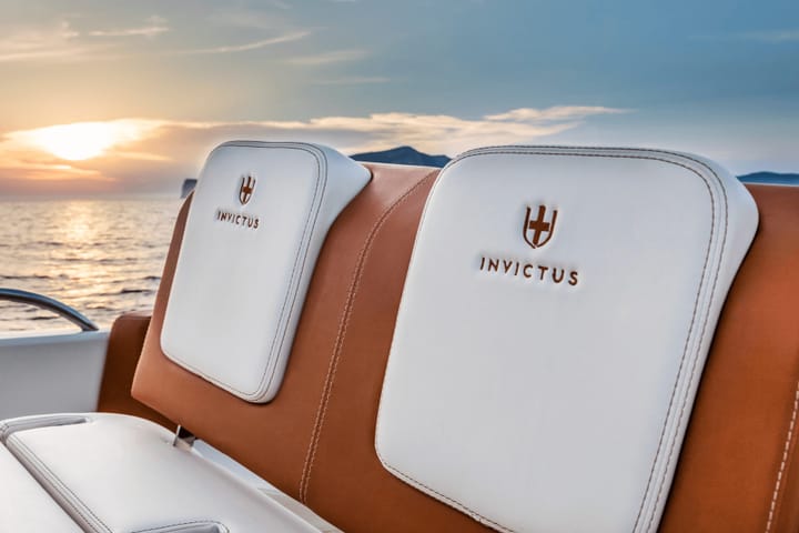 Motorboat Invictus 240CX (2019) for Charter - Makarska | #19509 - 9