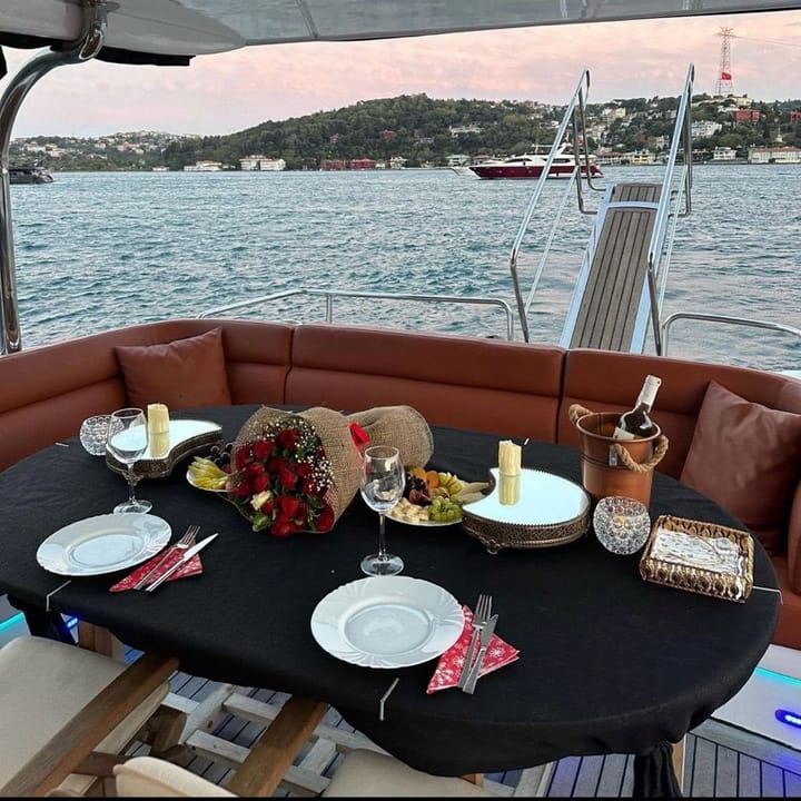 Hecho a medida  Yate a motor (1998) para Charter - Bebek | # 19592 - 15
