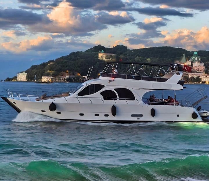 Hecho a medida  Yate a motor (1998) para Charter - Bebek | # 19592 - 2