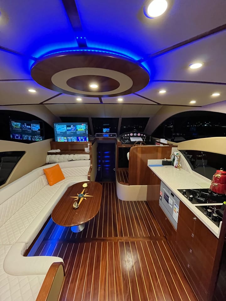 Hecho a medida  Yate a motor (1998) para Charter - Bebek | # 19592 - 24
