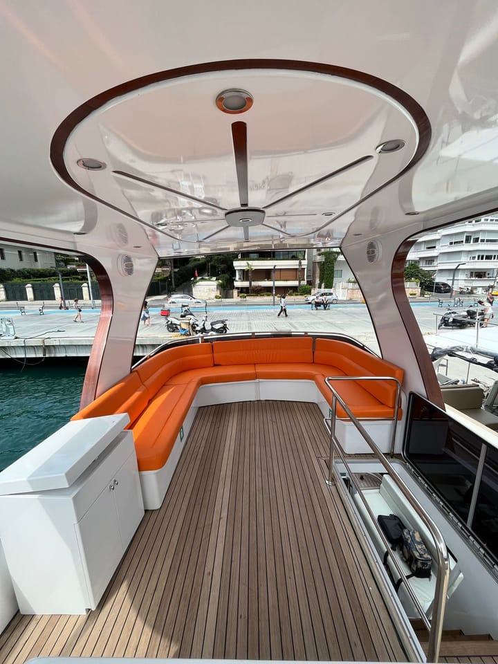 Hecho a medida  Yate a motor (1998) para Charter - Bebek | # 19592 - 19